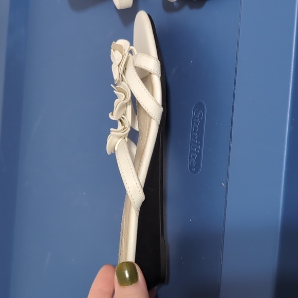 dexflex White Tan Flower Slide Wedge Sandal Size 5 - Picture 3 of 6